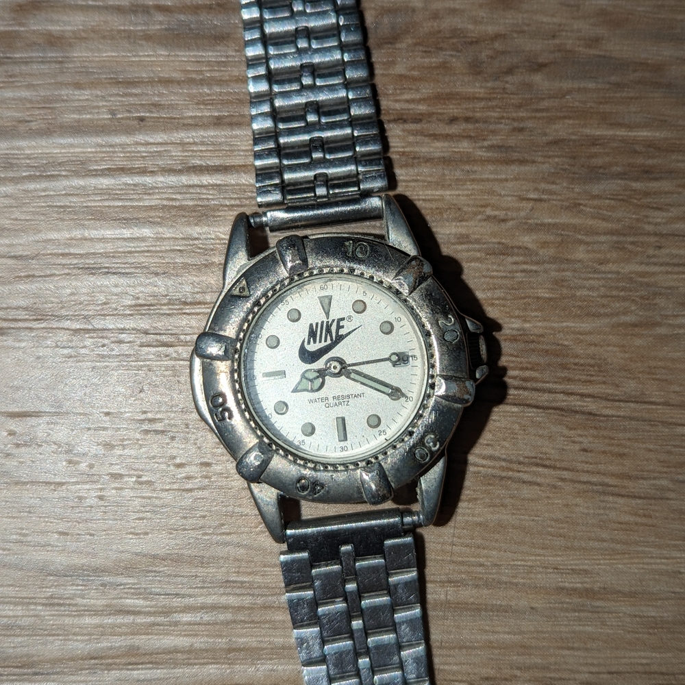Vintage Nike Women’s Watch Silver Water Resistant Needs New Battery